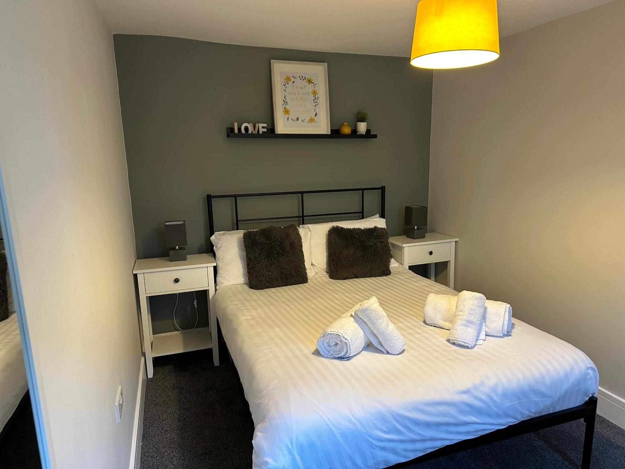 Maple House - 2 Bedroom House With Free Parking In Town By Shortstays4U King's Lynn Eksteriør billede